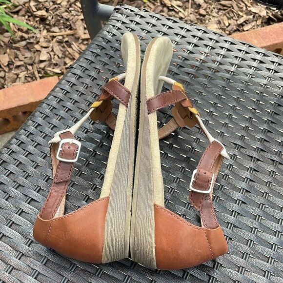 Clark’s Women’s Qwin Adonia Gladiator Brown Sandal - 7 - Great Condition - Picture 11 of 12